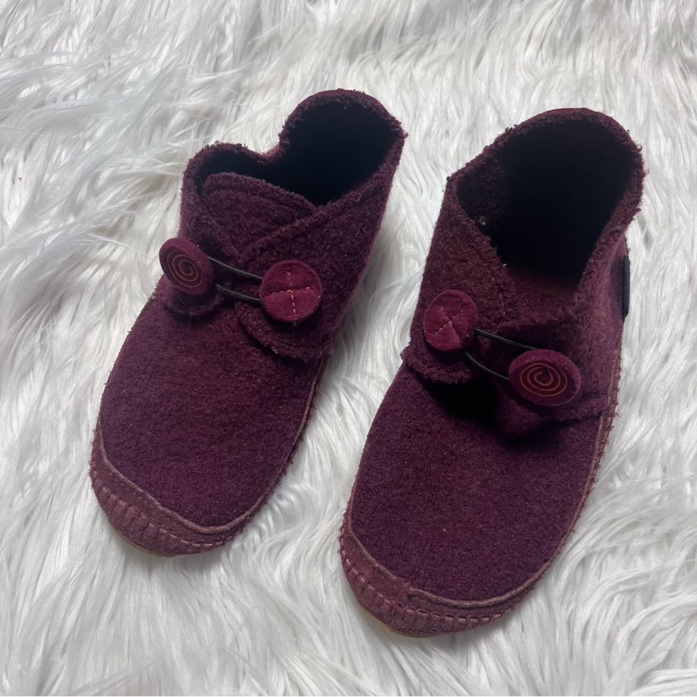 Haflinger Women's Slippers in Rich Burgundy